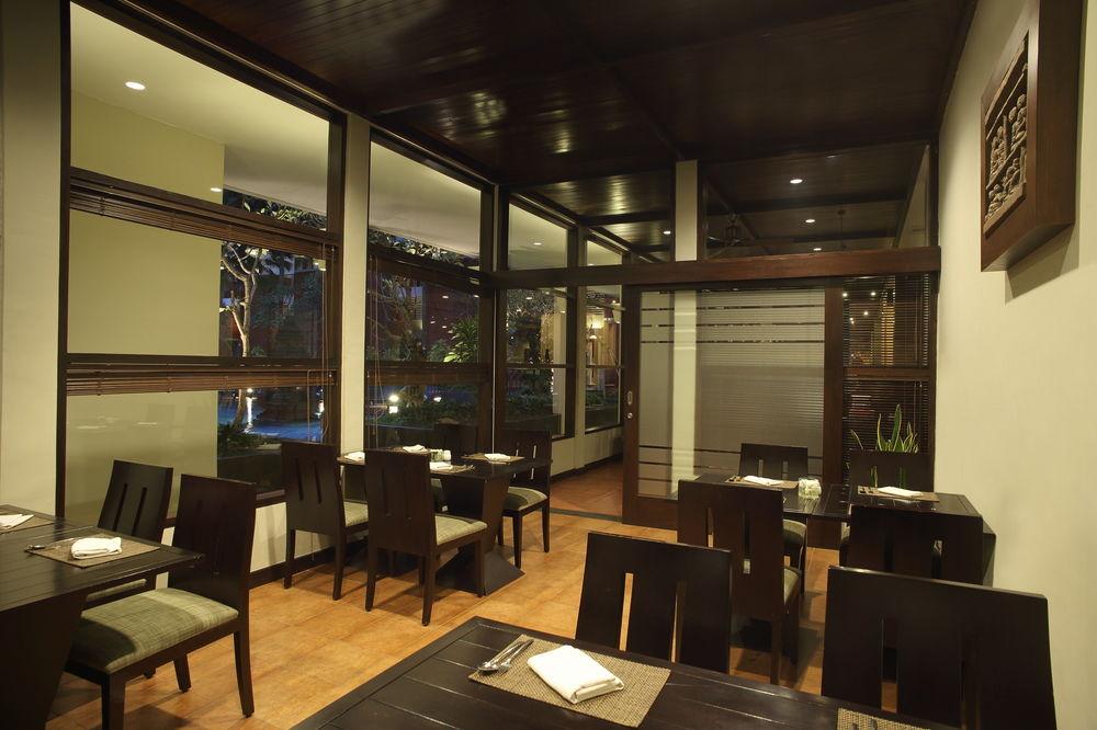 Hotel Santika Premiere Malang Exterior foto