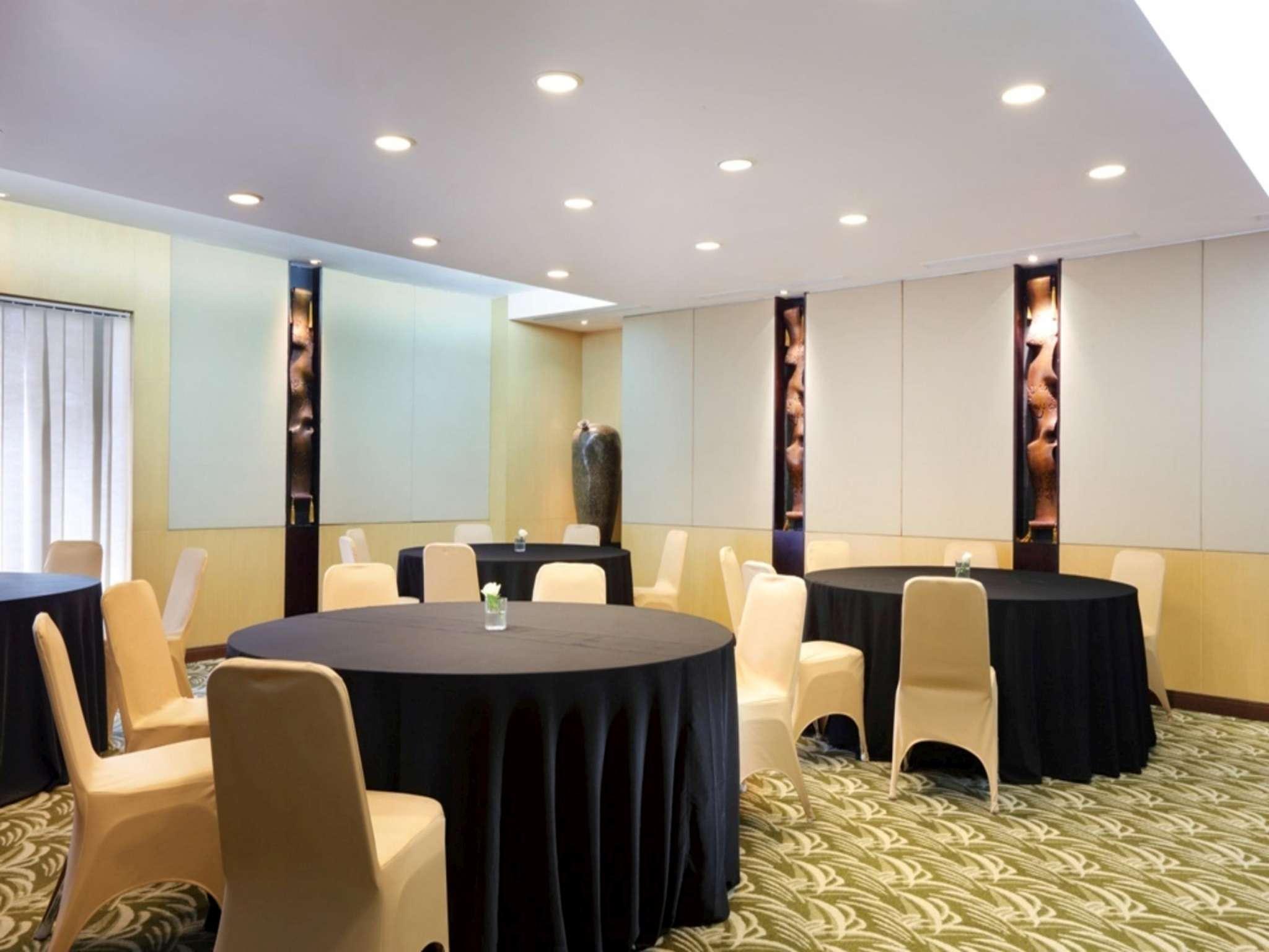 Hotel Santika Premiere Malang Exterior foto
