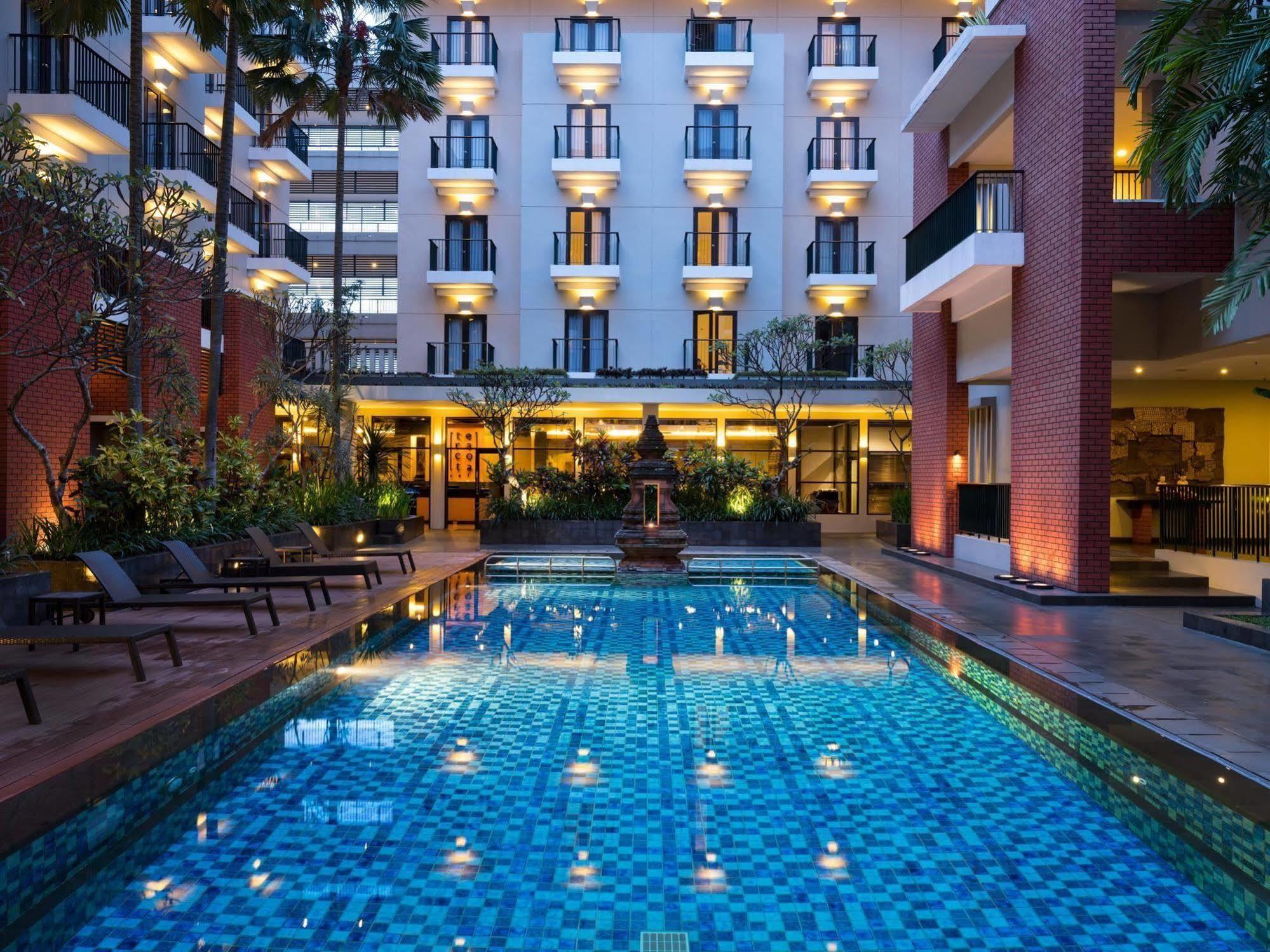 Hotel Santika Premiere Malang Exterior foto