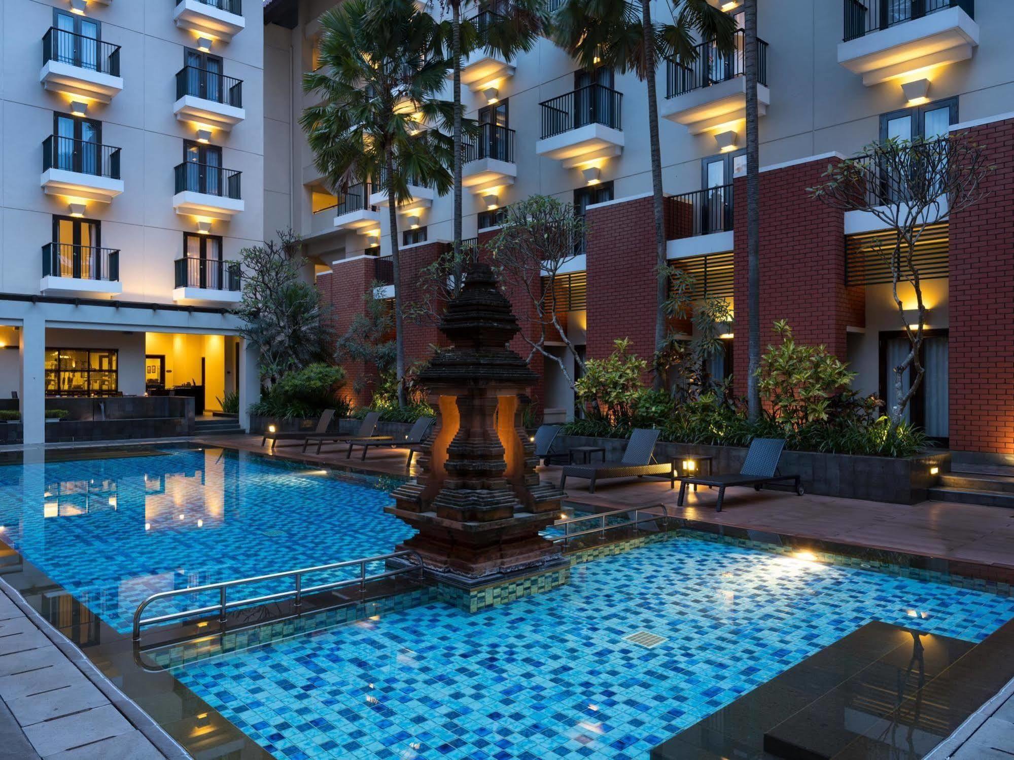 Hotel Santika Premiere Malang Exterior foto