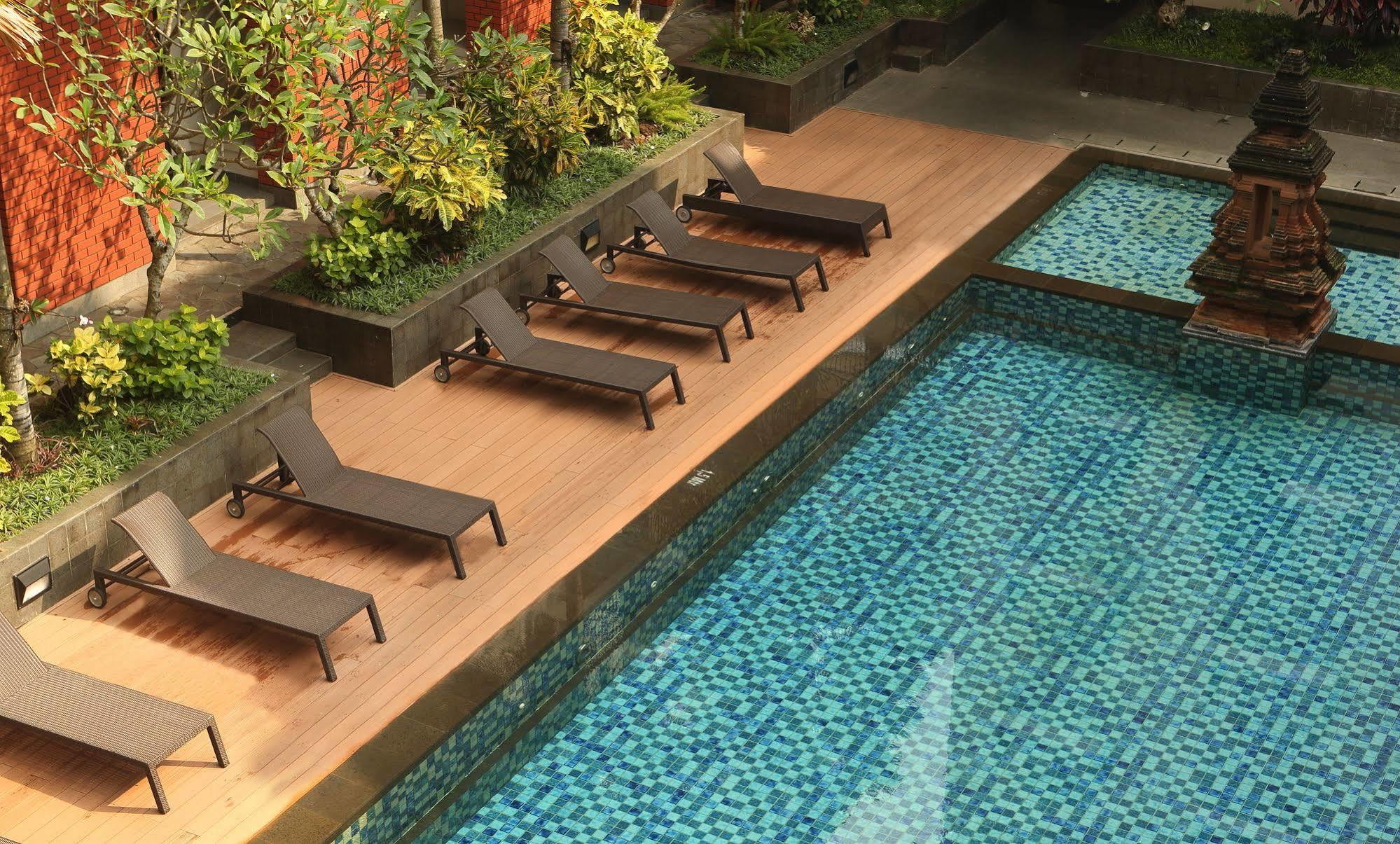 Hotel Santika Premiere Malang Exterior foto