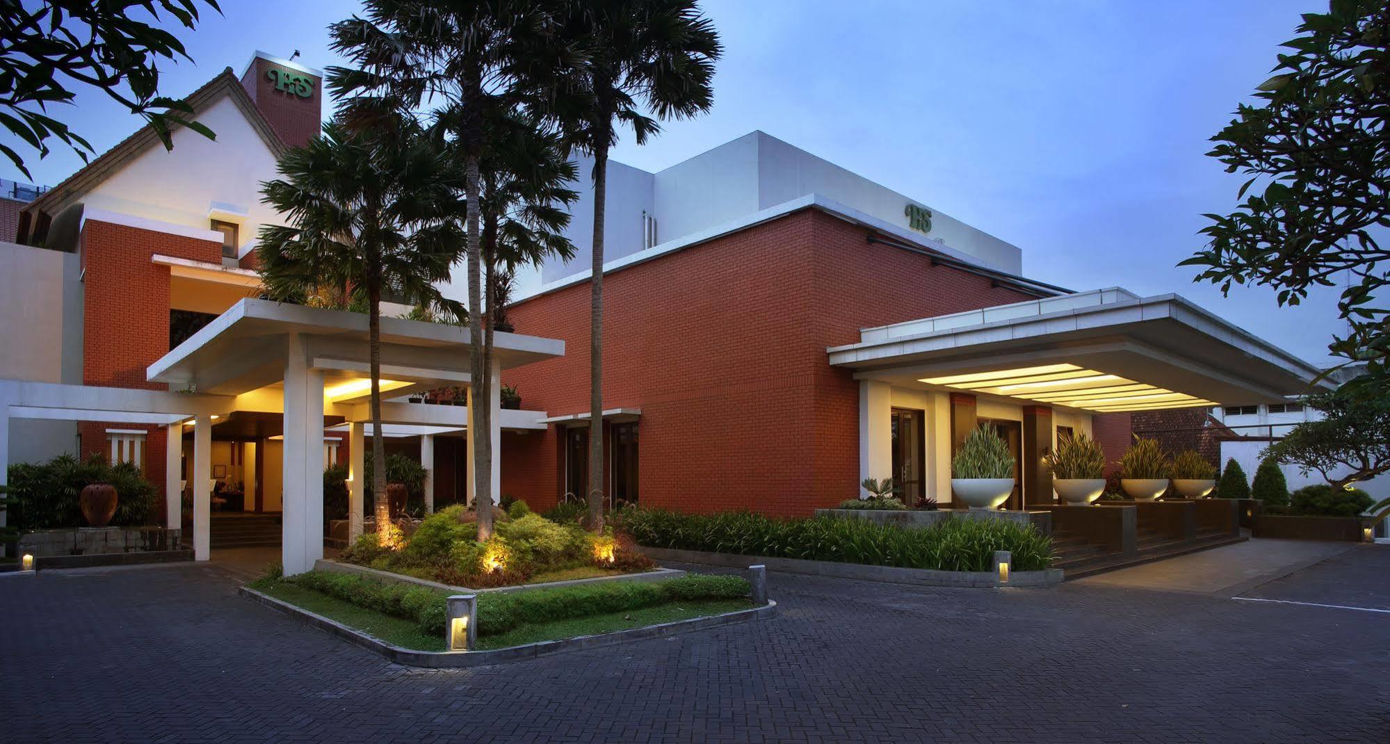 Hotel Santika Premiere Malang Exterior foto