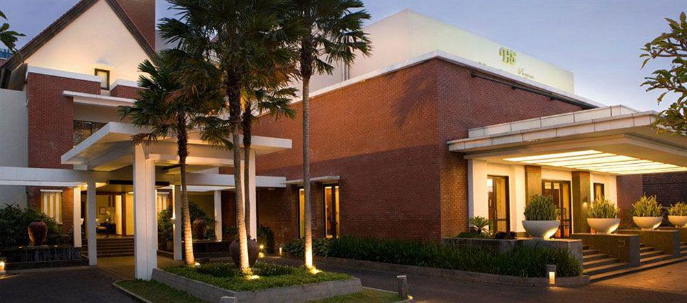 Hotel Santika Premiere Malang Exterior foto